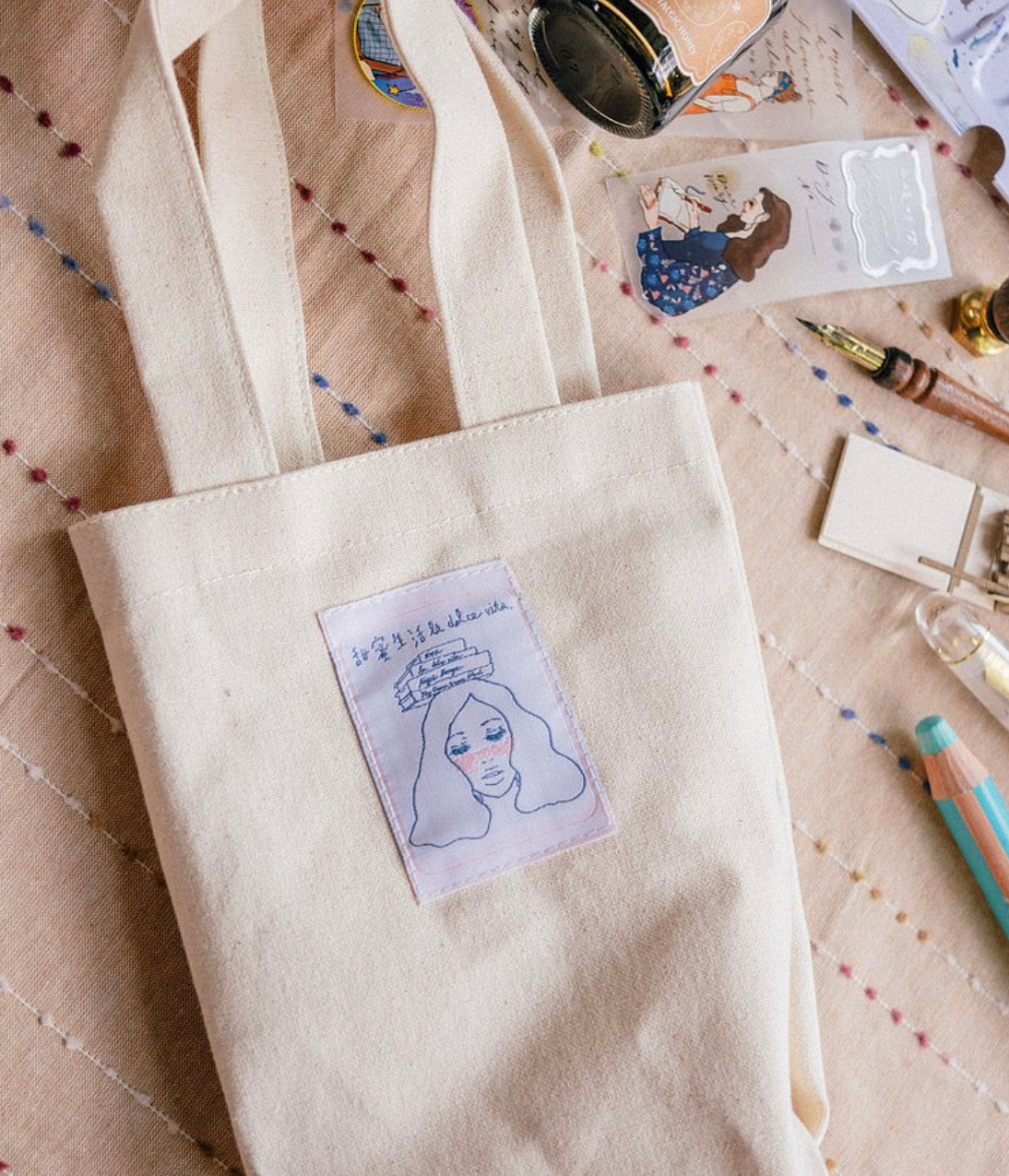 La Dolce Vita - Wind Flower Girl | Stationery Bag | Drink Bag