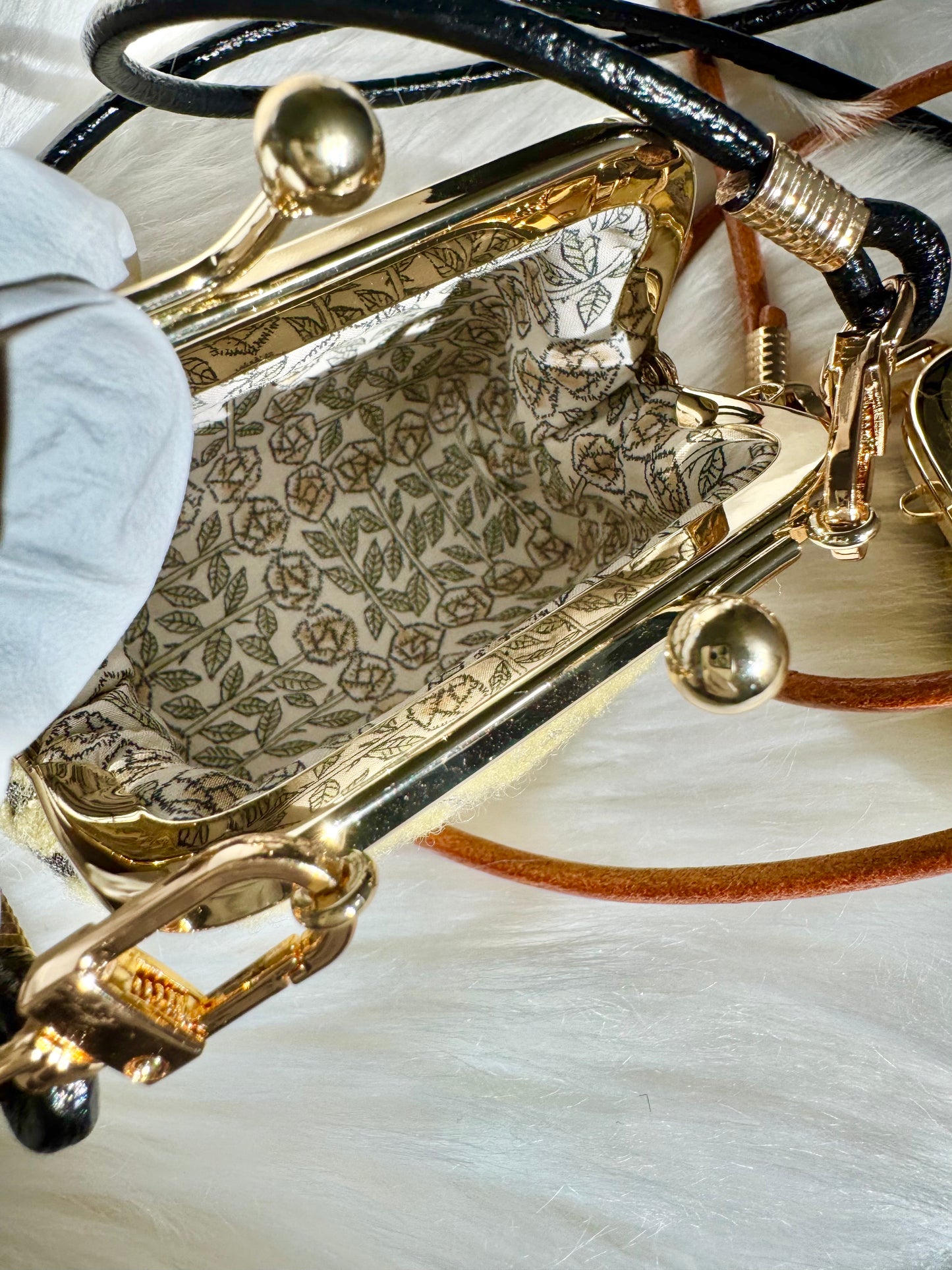 ESH Exclusive Collection - earphone case | Kiss Lock | Yellow Pine | Handmade Products | mina perhonen Fabric