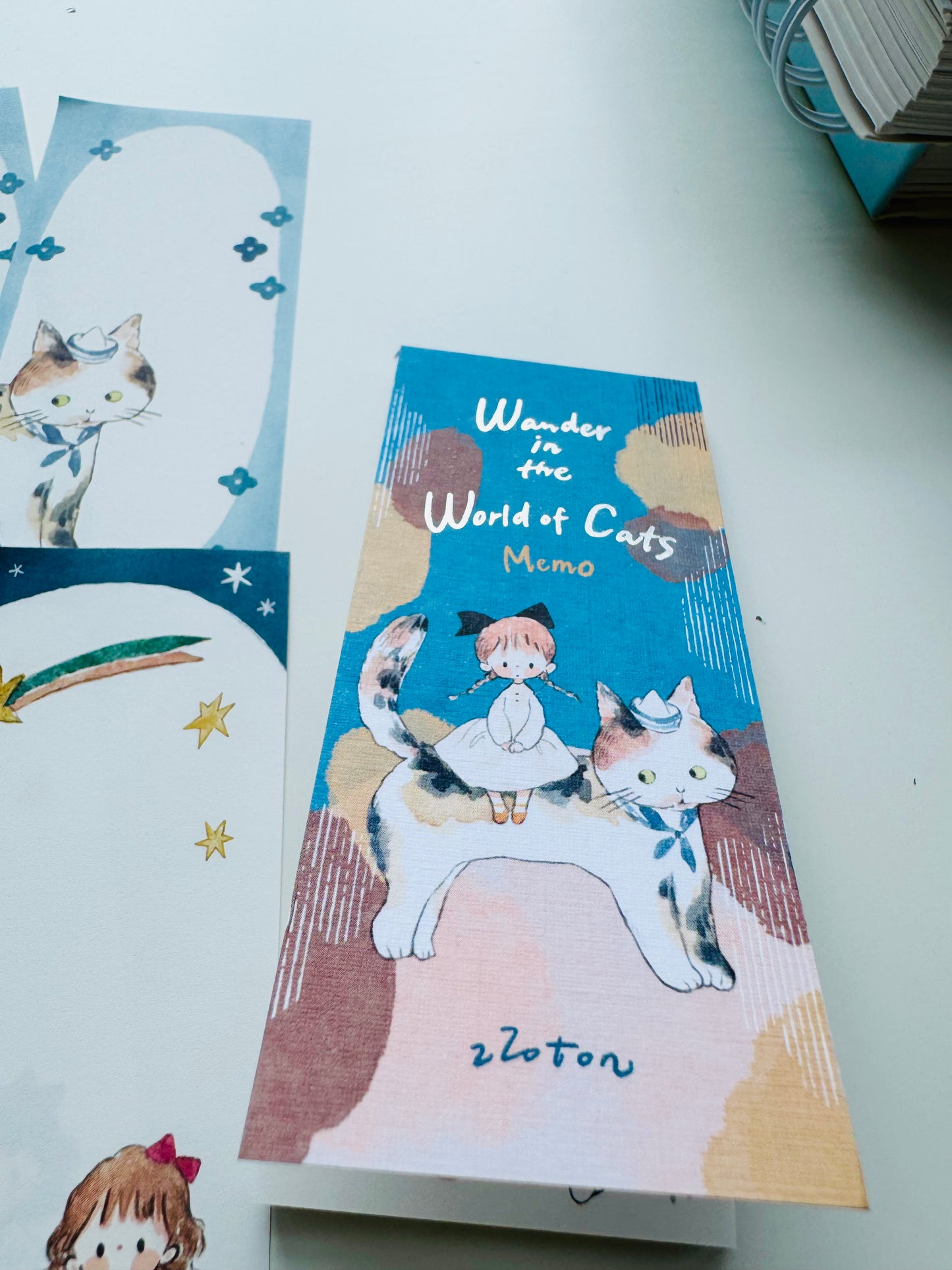 Molinta - Wonder in the world of cats | 40pcs Memo Pad | Ephemera Paper
