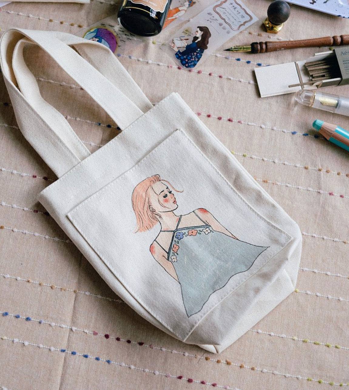 La Dolce Vita - Wind Flower Girl | Stationery Bag | Drink Bag