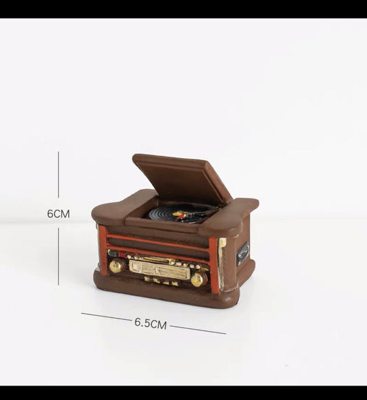 Miniature Resin - Old Fashioned Record Player | Home, Desk Decor