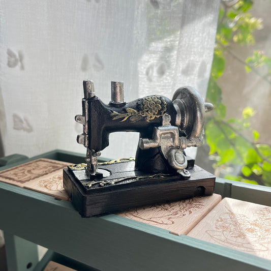 Miniature Resin Retro- Antique  Sewing Machine | Home, Desk Decor